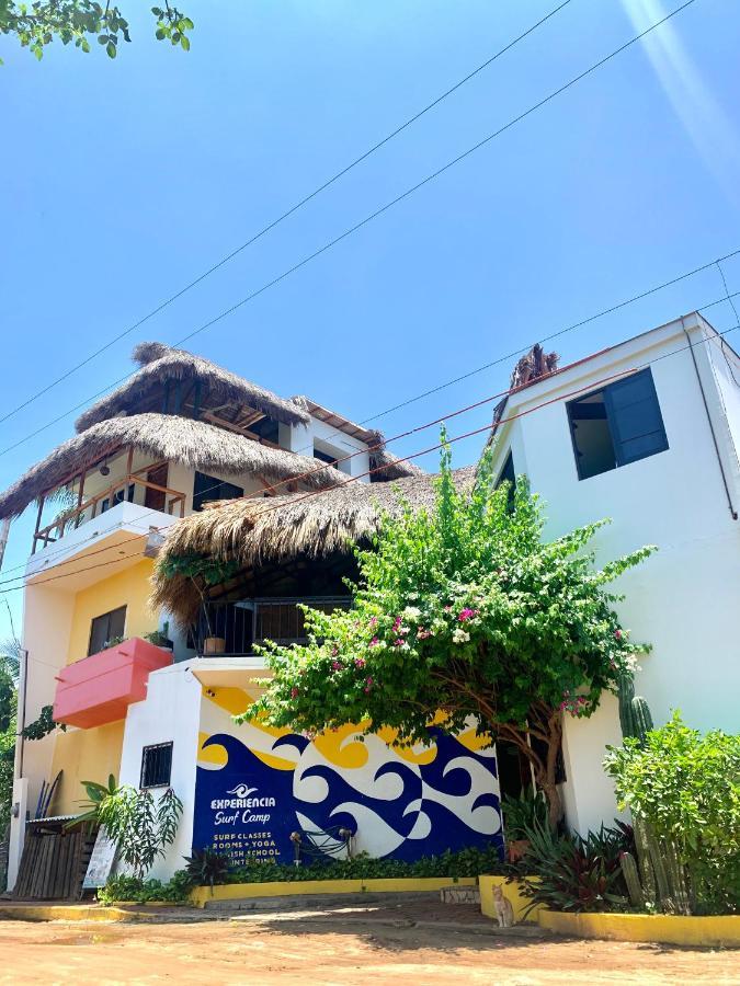 הוסטל Brisas de Zicatela Experiencia Surf Camp מראה חיצוני תמונה