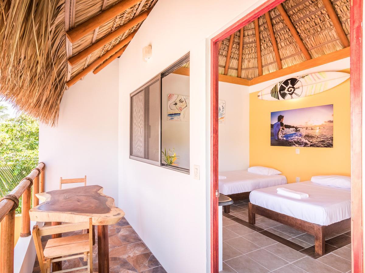 הוסטל Brisas de Zicatela Experiencia Surf Camp מראה חיצוני תמונה