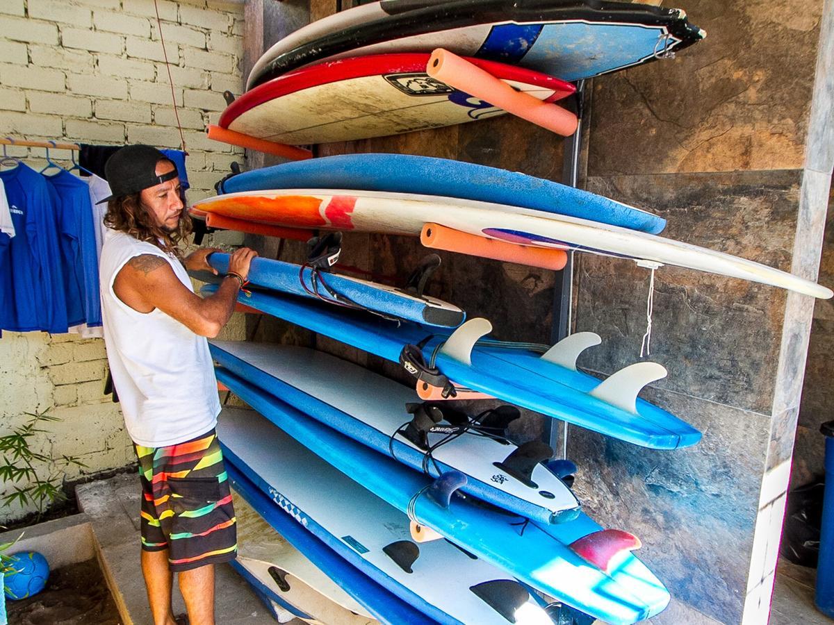 הוסטל Brisas de Zicatela Experiencia Surf Camp מראה חיצוני תמונה