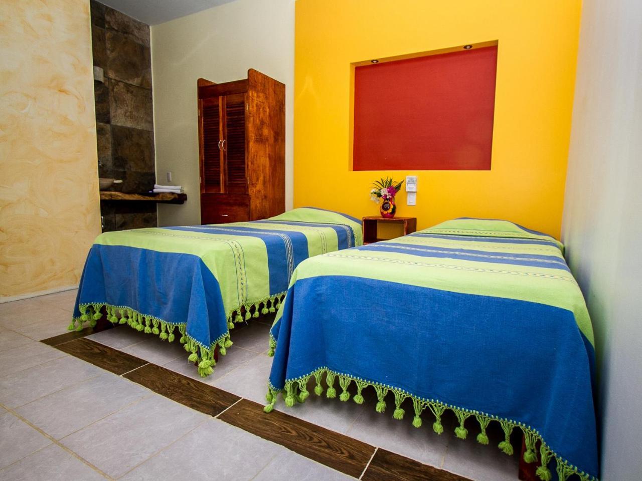 הוסטל Brisas de Zicatela Experiencia Surf Camp מראה חיצוני תמונה